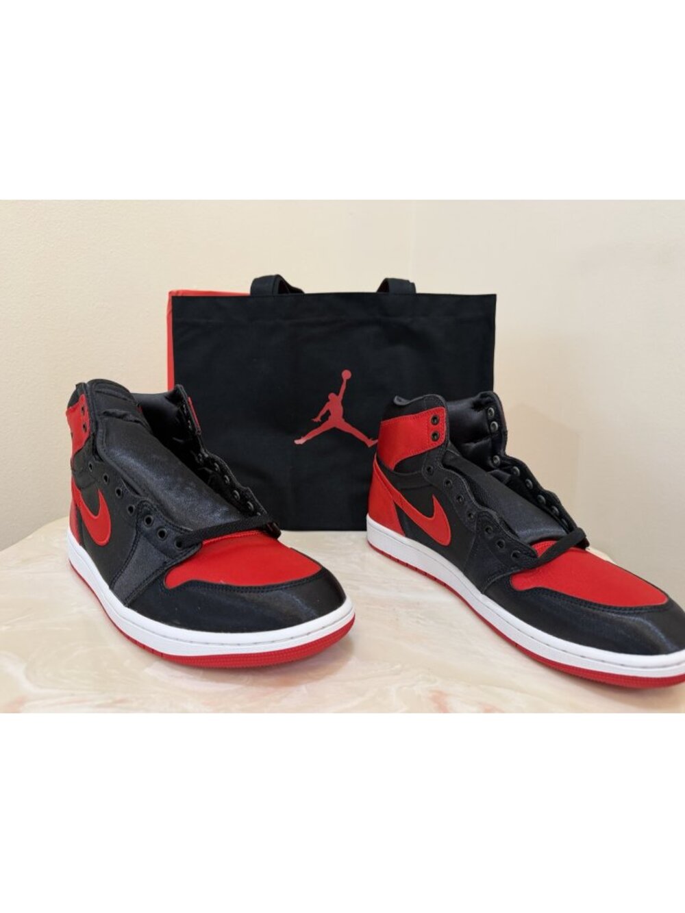 Nike Air Jordan 1 Retro High OG 'Satin Bred' Women’s Size 8 FD4810 061